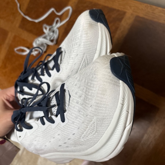 Hoka Clifton 9 women’s size 10 - Picture 4 of 8